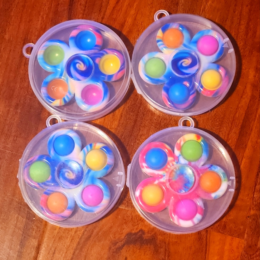 4 Fidget Spinner in case